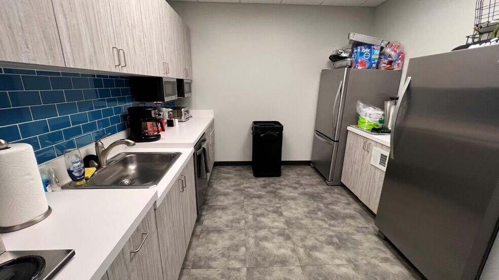 More Photos Of 3813 Illinois Ave, St Charles Office For Sale