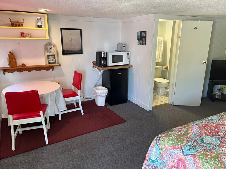 More Photos Of 4945 E Indiana Beach Rd, Monticello Marina For Sale