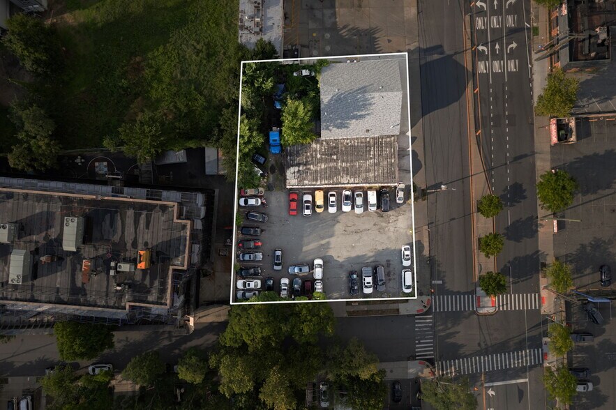 More Photos Of 930 Richmond Ave, Staten Island Auto Repair For Sale