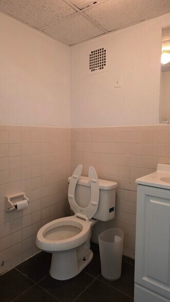 More Photos Of 3512 Farrington St, Flushing Storefront Retail Office For Lease