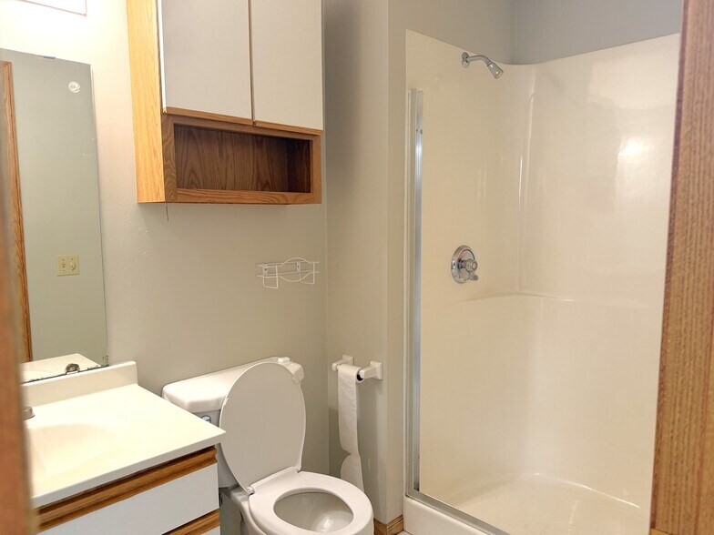 More Photos Of 14387 Edgewood Dr, Baxter Office For Lease