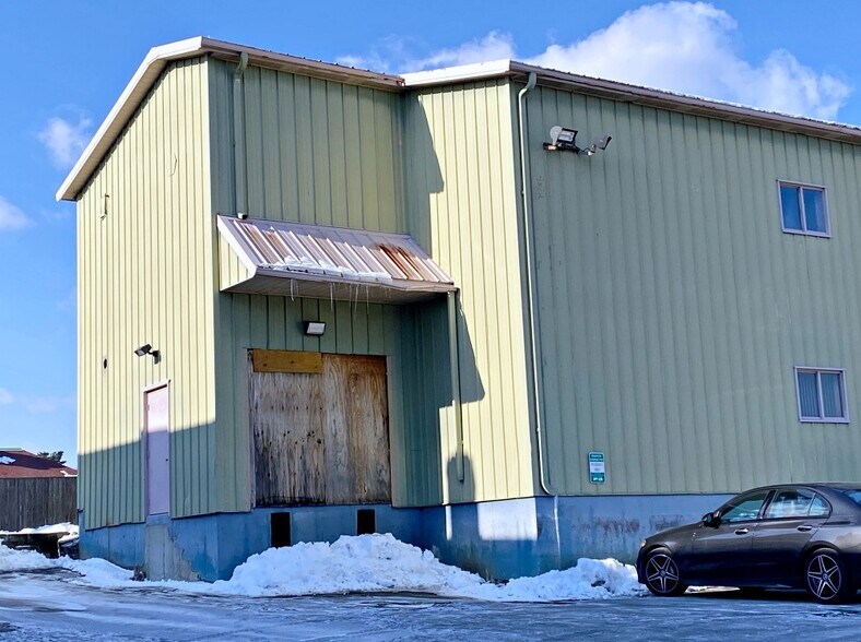 More Photos Of 35R Spencer St, Stoneham Industrial For Lease