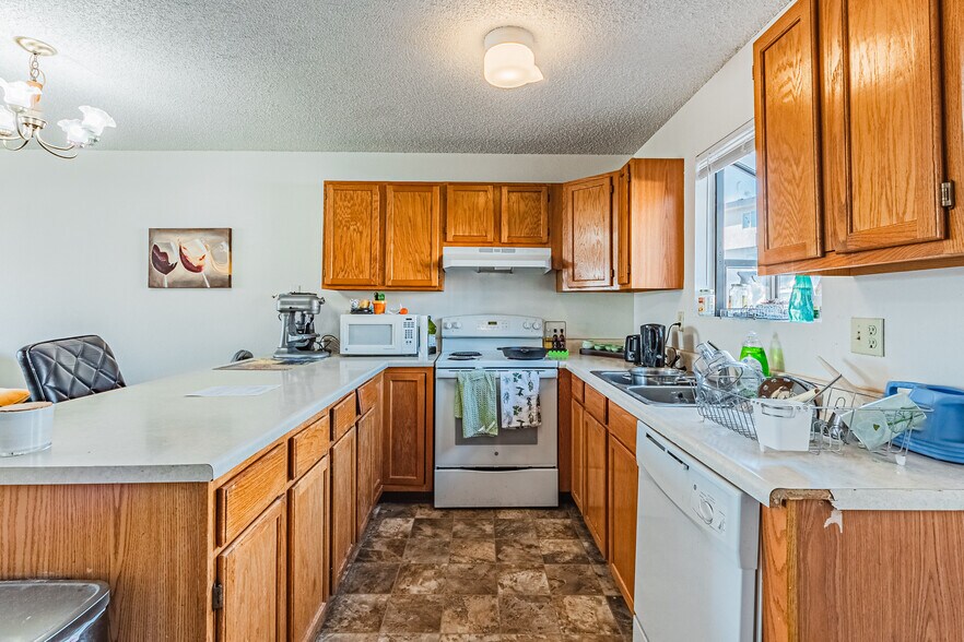 More Photos Of 6970 Peyote Way, Colorado Springs Apartments For Sale