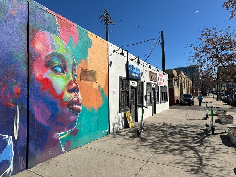 More Photos Of 2100 Curtis St, Denver Restaurant For Sale