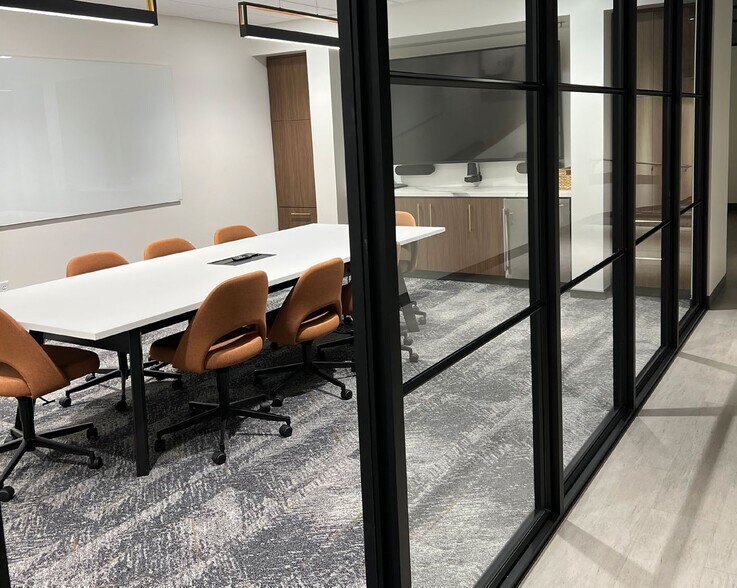 More Photos Of 2135 Butano Dr, Sacramento Office For Lease