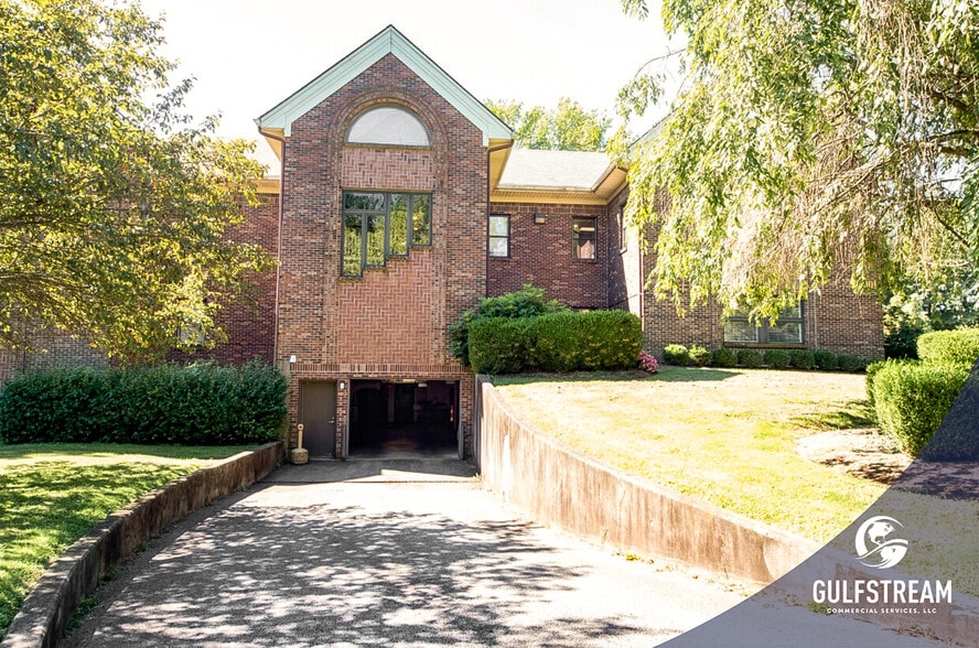 More Photos Of 3001 Taylor Springs Dr, Louisville Office For Lease