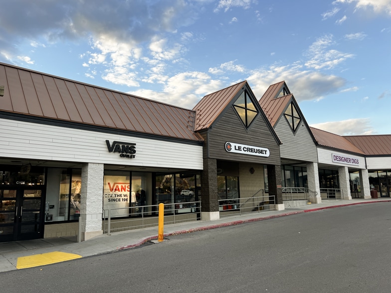 More Photos Of 6699 Landmark Dr, Park City Unknown For Lease