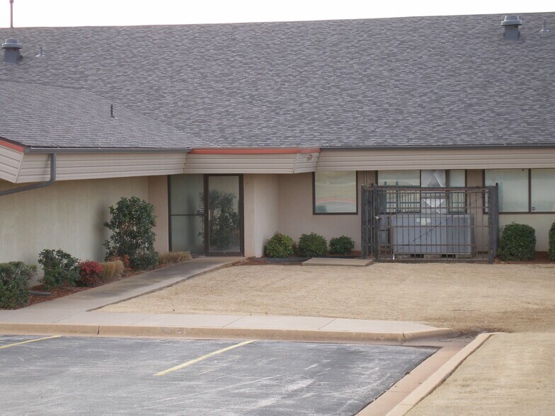More Photos Of 744 SE 25th St, Oklahoma City Medical For Sale