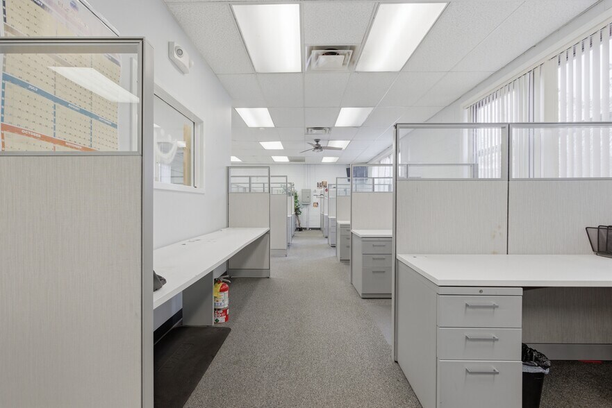 More Photos Of 174 Green St, Melrose Office For Sale