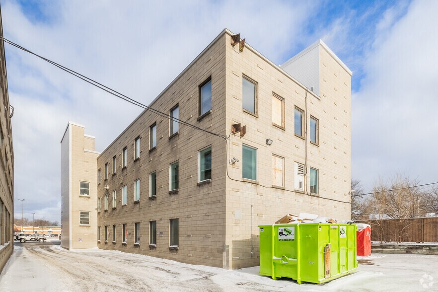 More Photos Of 1296 Carling Ave, Ottawa Office For Sale