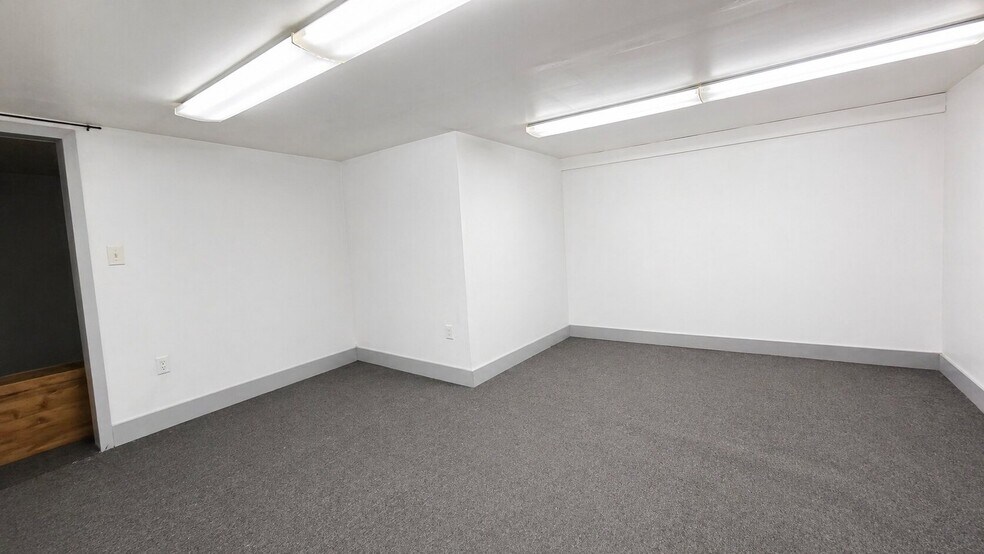More Photos Of 71 Albany Ave, Kingston Storefront Retail Office For Sale