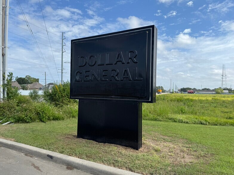More Photos Of 10600 Chef Menteur Hwy, New Orleans Freestanding For Lease