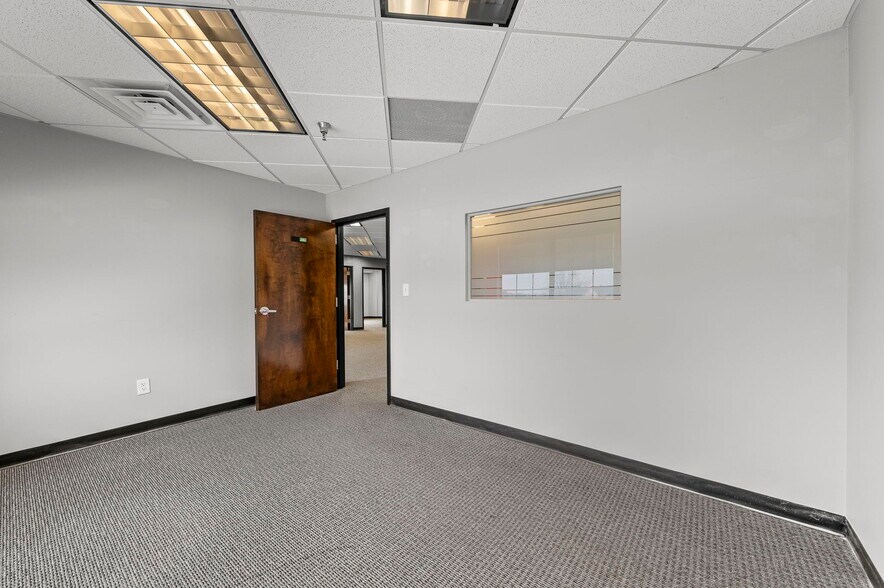 More Photos Of 3730 S Elizabeth St, Independence Medical For Lease