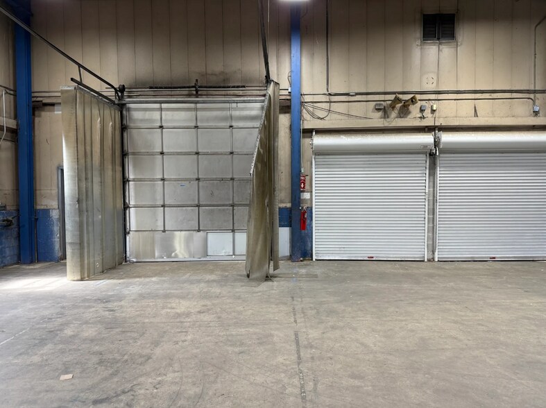 More Photos Of 8 Minneakoning Rd, Flemington Warehouse For Sale