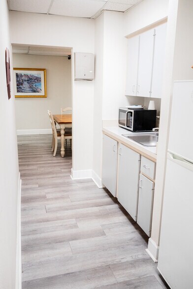 More Photos Of 1403 Medical Plaza Dr, Sanford Medical For Sale