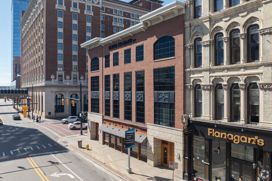 More Photos Of 180 Monroe Ave NW, Grand Rapids Office For Lease