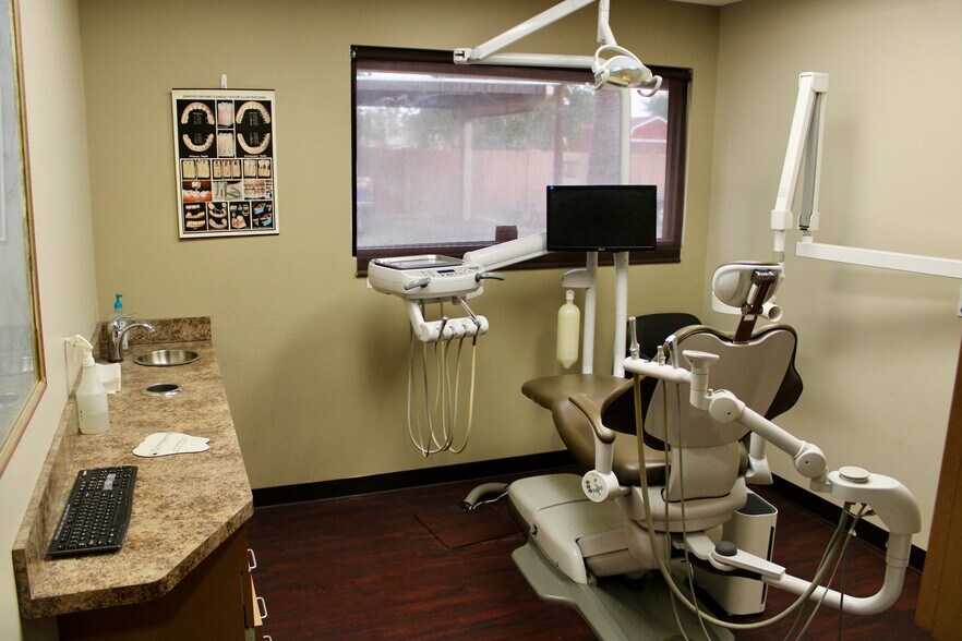 More Photos Of 1422 W Camelback Rd, Phoenix Medical For Sale