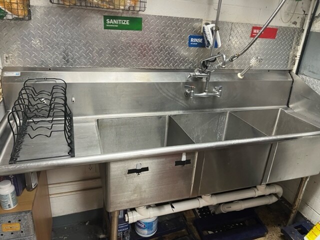 More Photos Of 6661 Bowden Rd, Jacksonville Fast Food For Lease