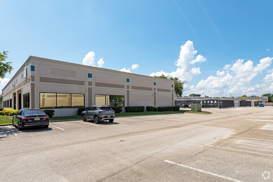 More Photos Of 8900-8934 Brittany Way, Tampa Unknown For Lease