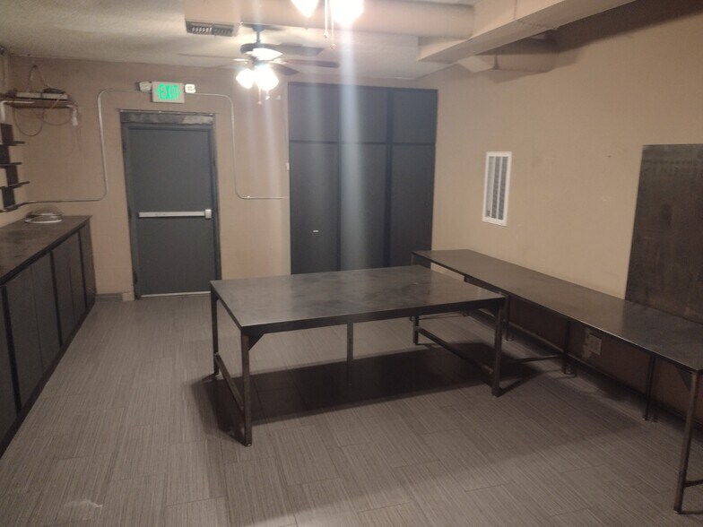 More Photos Of 4165 W Clarendon Ave, Phoenix Manufacturing For Lease