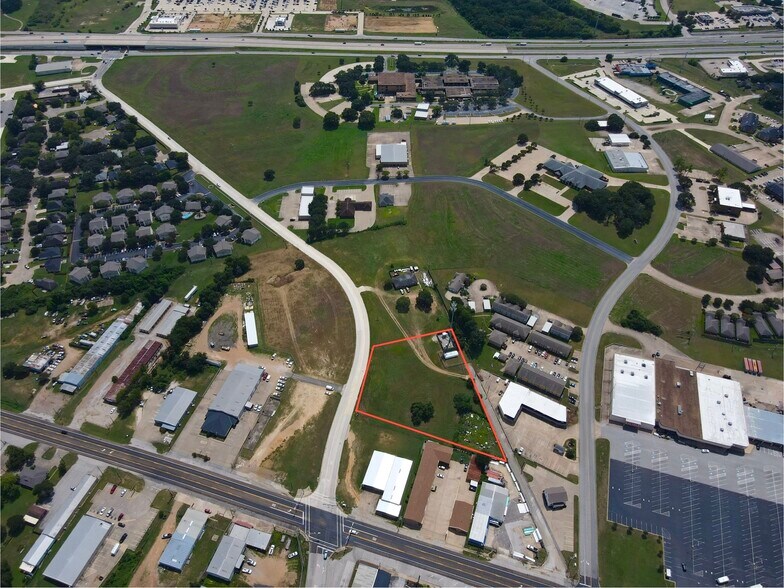 More Photos Of 2218 Chappell Hill St, Brenham Land For Sale