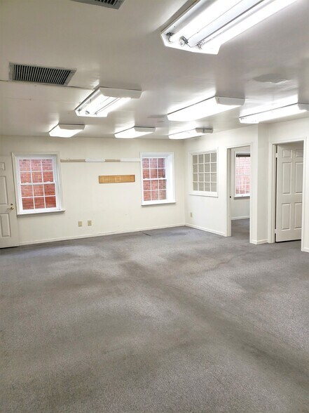 More Photos Of 1682 E Gude Dr, Rockville Office For Sale