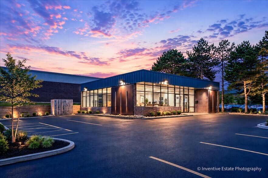 More Photos Of 780 W Golf Rd, Schaumburg Freestanding For Lease