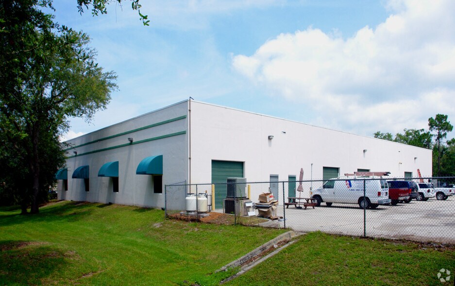 More Photos Of 445 West Dr, West Melbourne Warehouse For Sale