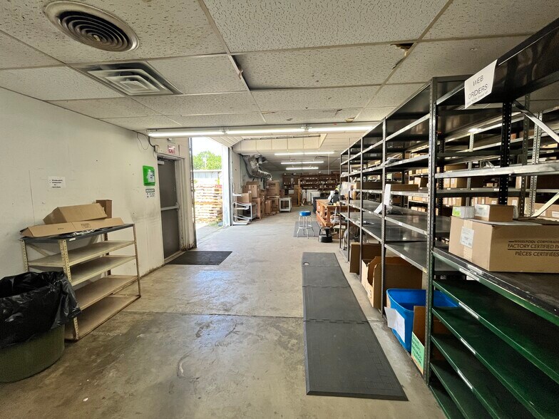 More Photos Of 218 Pennsylvania Ave, Virginia Beach Warehouse For Sale