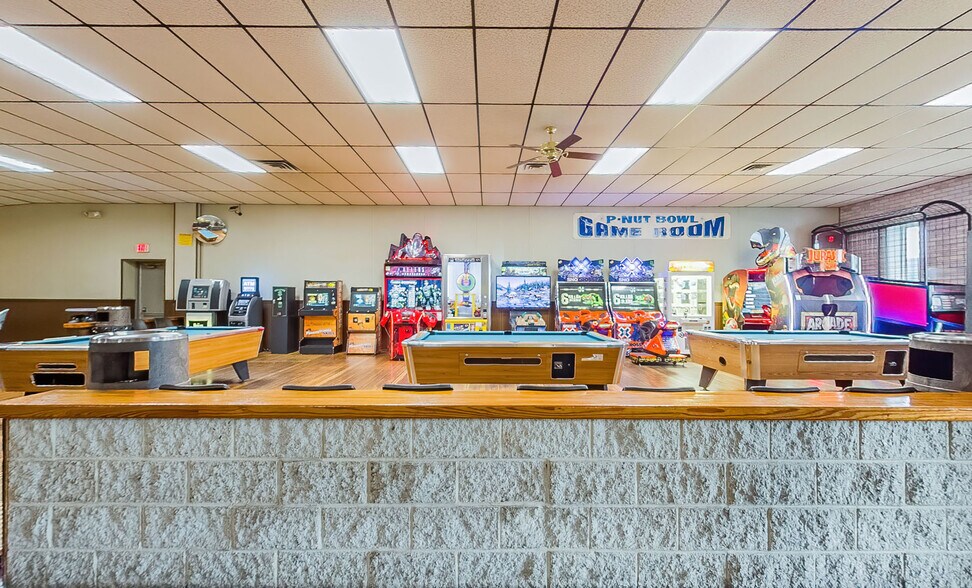 More Photos Of 2701 P Nut Ln, Bloomsburg Bowling Alley For Sale