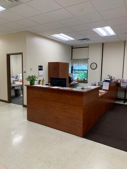 More Photos Of 814 S Oakland Ave, Green Bay Schools For Sale