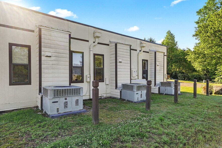 More Photos Of 310 Terrell Rd, Franklin Office For Sale