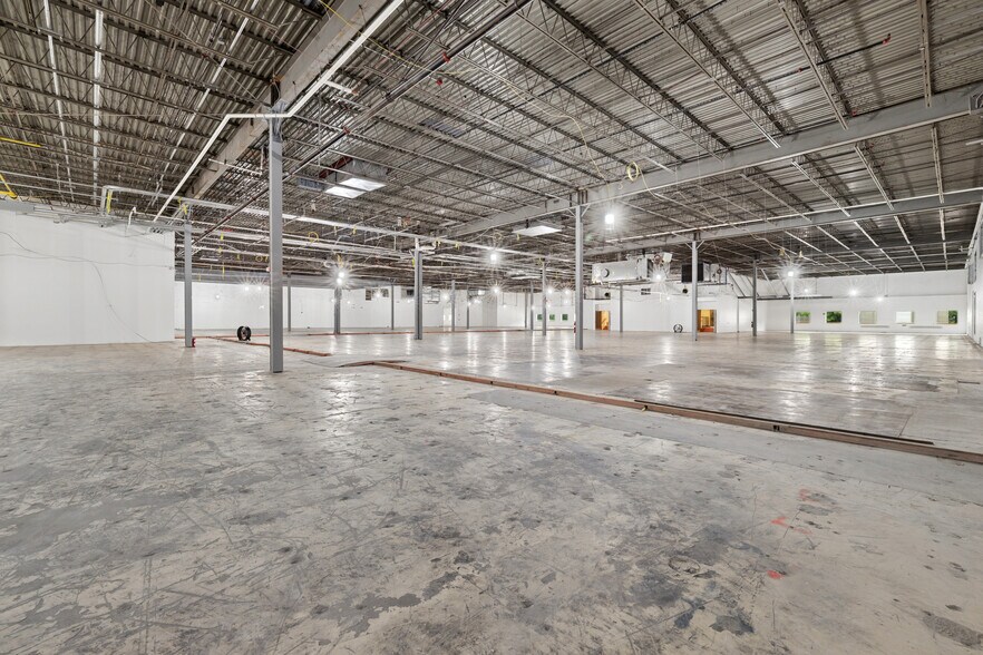 More Photos Of 32 Coslin Dr, Southborough Research And Development For Lease