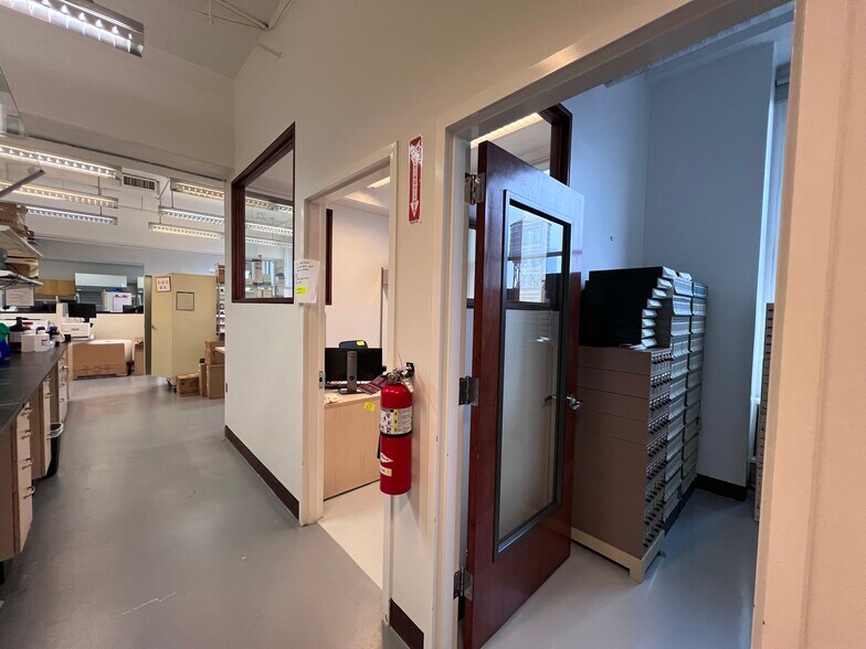 More Photos Of 535-547 W 45th St, New York Loft Creative Space For Lease