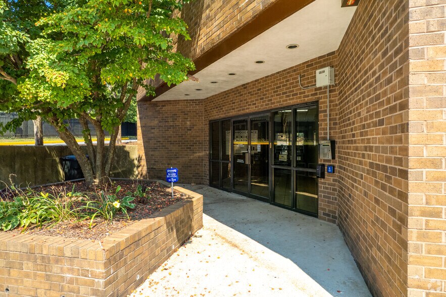 More Photos Of 3 Greenwood Pl, Pikesville Office For Lease