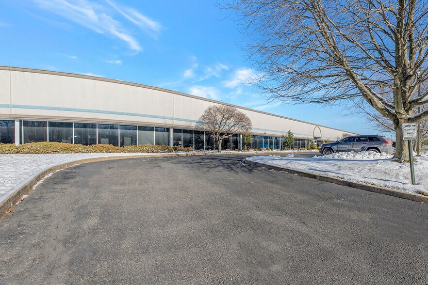 More Photos Of 81 Corbett Way, Eatontown Office For Lease
