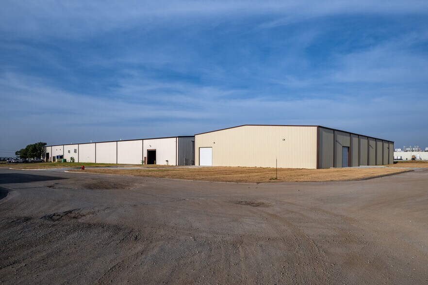 More Photos Of 601 SW Ard Ave, Lawton Warehouse For Sale