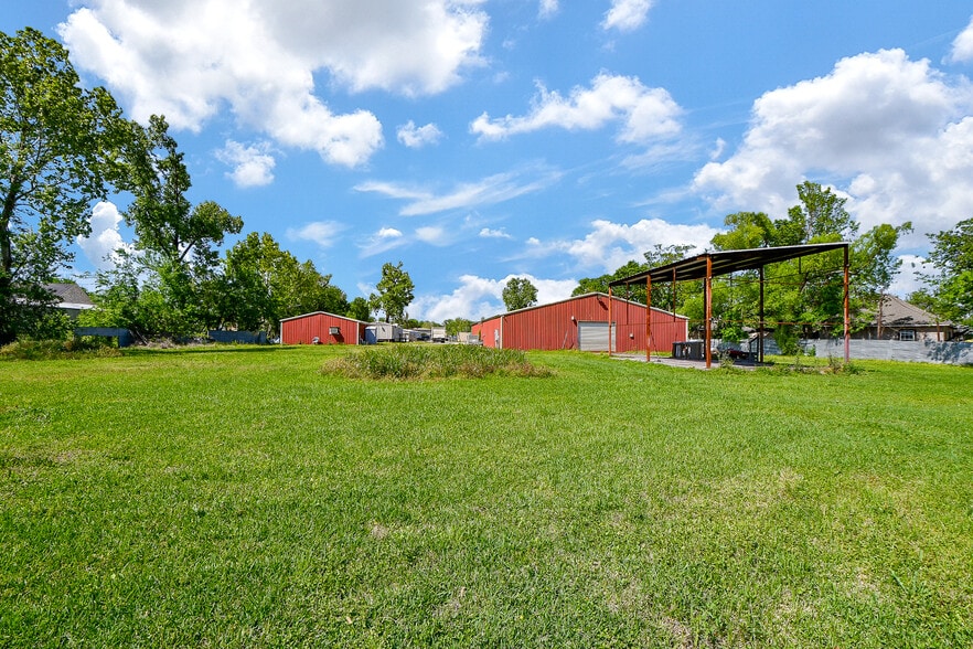 More Photos Of 2206 Hartwick Rd, Houston Contractor Storage Yard For Sale