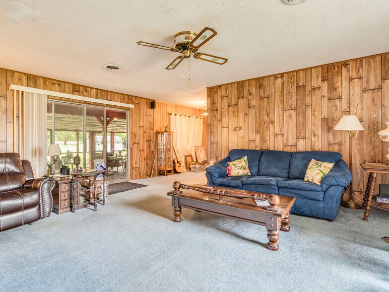 More Photos Of 12900 Lowden Ln, Manchaca Flex For Sale