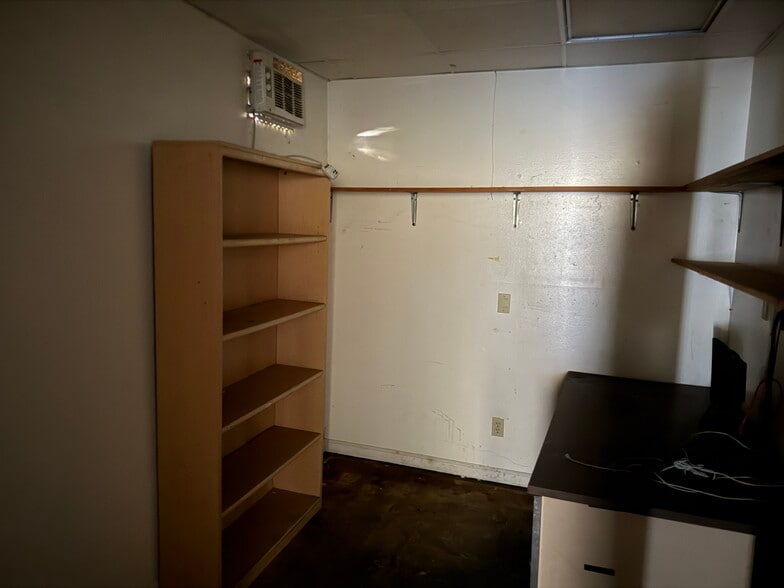 More Photos Of 1601 N Market St, Sparta Restaurant For Sale
