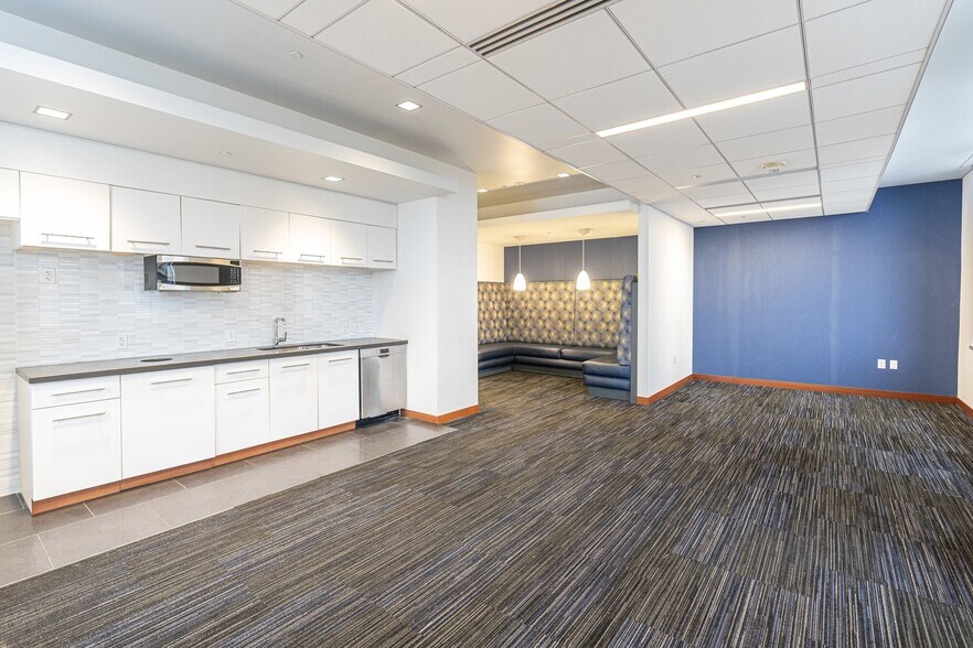 More Photos Of 719 Griswold St, Detroit Office For Lease