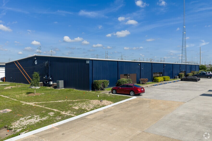 More Photos Of 2121 Brittmoore Rd, Houston Unknown For Lease