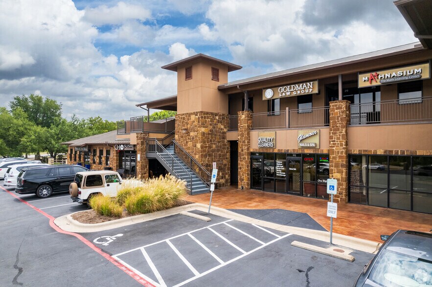 More Photos Of 4300 N Quinlan Park Rd, Austin Unknown For Lease