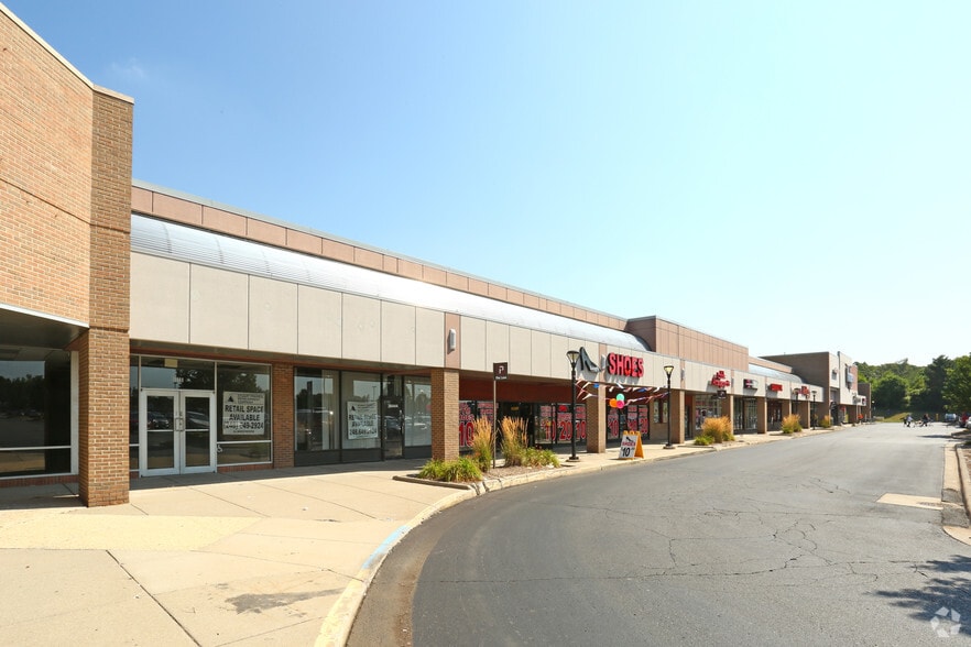 More Photos Of 26300-26650 Ford Rd, Dearborn Heights Unknown For Lease