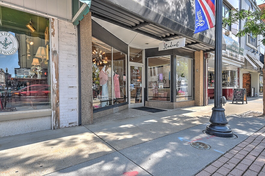 More Photos Of 531 State St, Bristol Storefront Retail Office For Sale