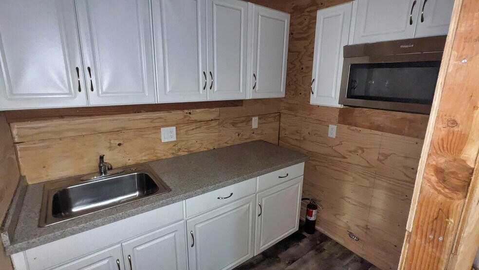 More Photos Of 48 Laurel St, Redwood City Service For Sale