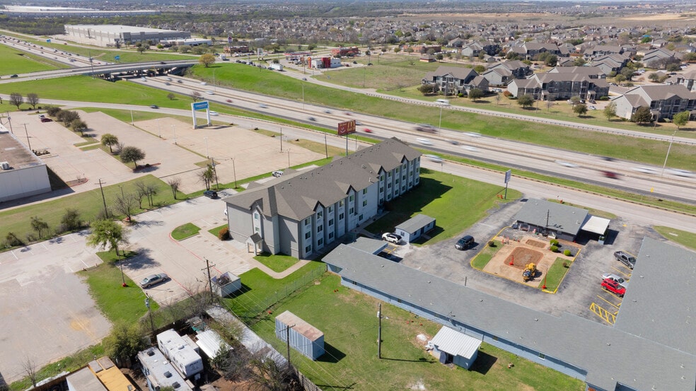 More Photos Of 10675 South Fwy, Fort Worth Hotel For Sale