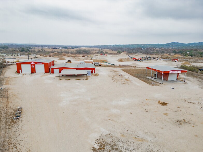 More Photos Of 120 Hermann Sons Rd, Comfort Warehouse For Lease