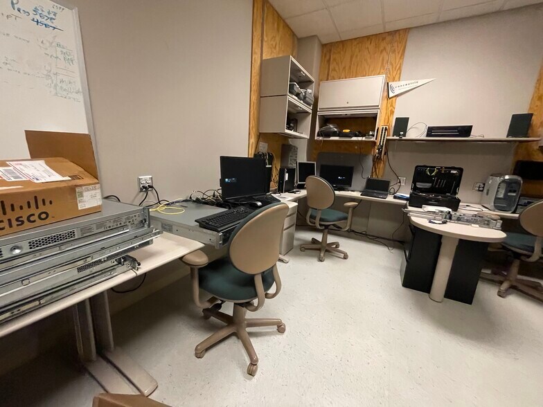 More Photos Of 4800 Concentric Blvd, Saginaw Office For Lease