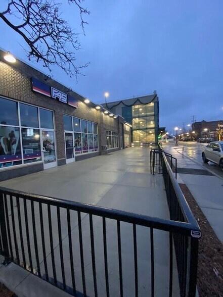 More Photos Of 209-215 W Troy St, Ferndale Storefront Retail Office For Lease